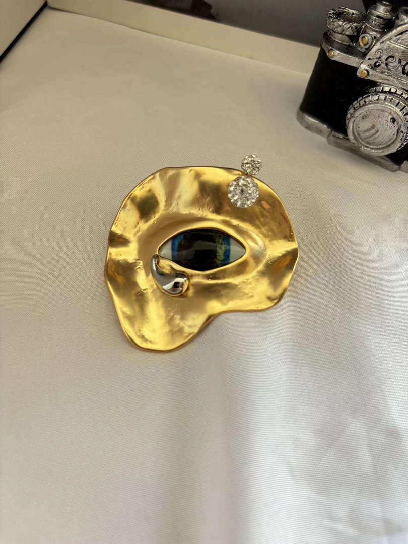 Schiaparelli Mask Eye Brooch S9524