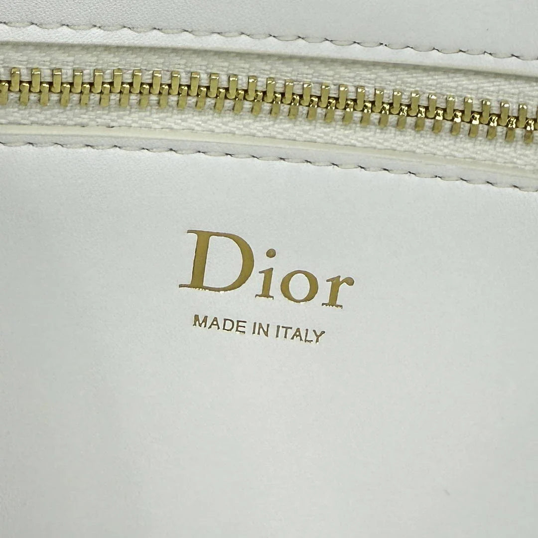 Small Dior Médaillon Flap Bag M3919QDWP_M900 White Grained Calfskin - Default Title - View 9