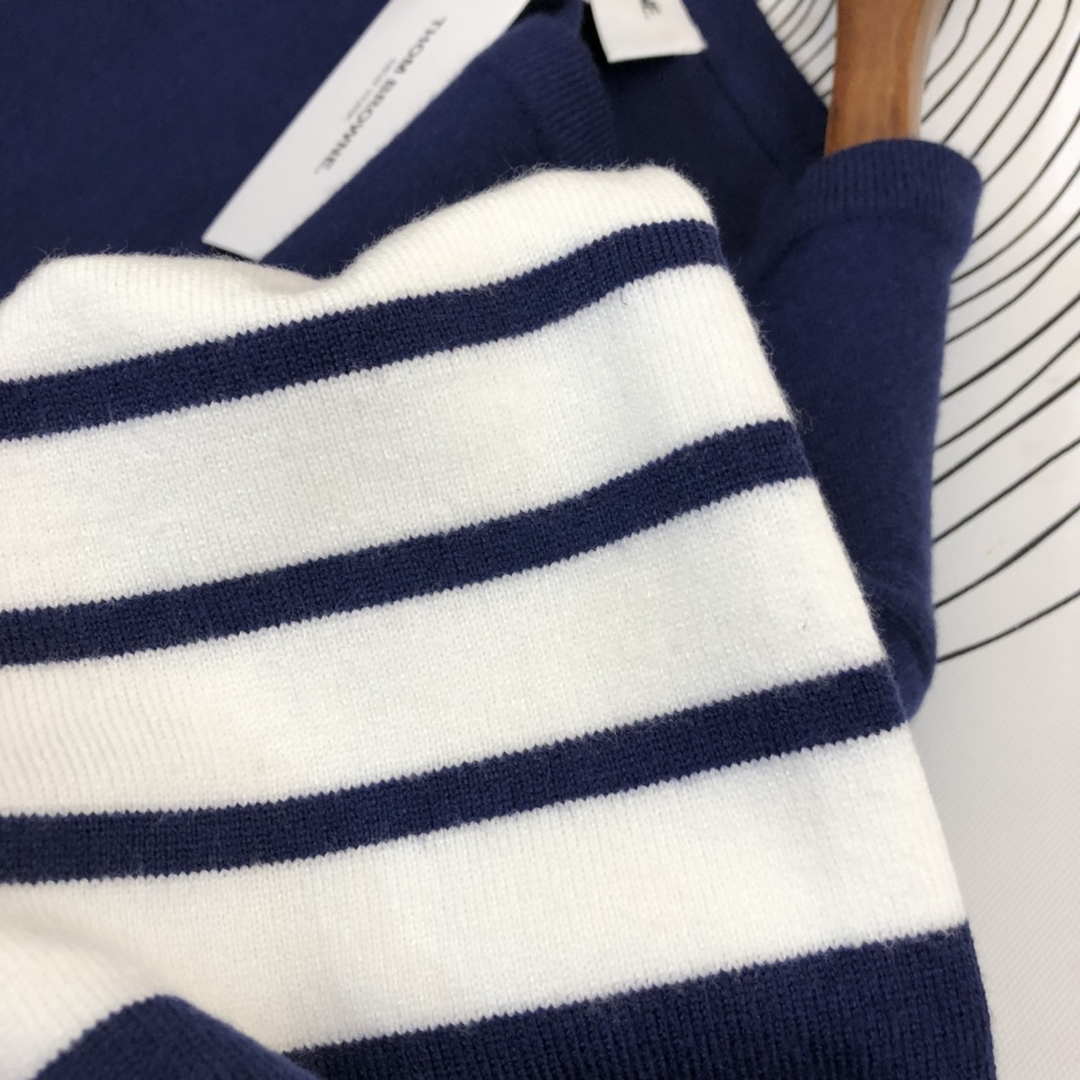 Thom Browne Men's Stripe Merino Wool Hector Lobster 4-Bar Cardigan sweater Wholesale T700025