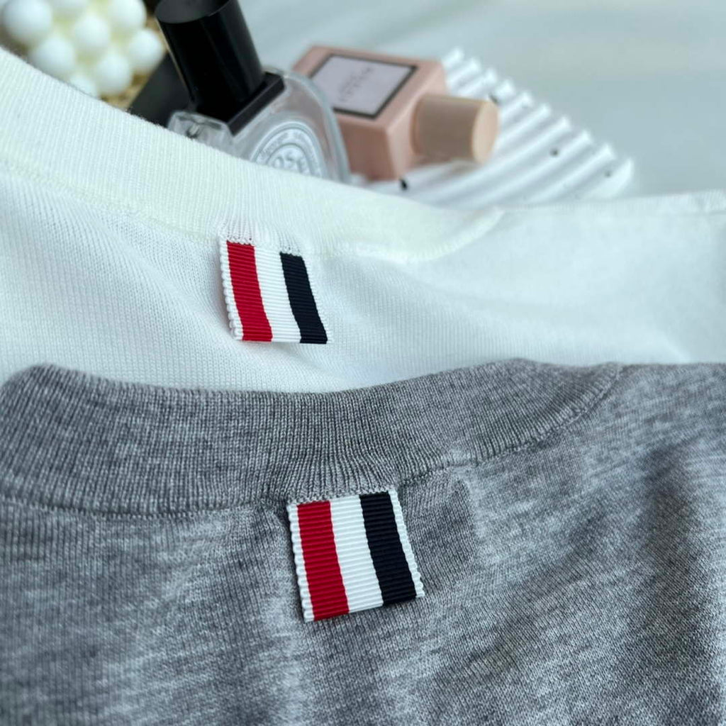 Thom Browne Women's Puppy Jacquard Short Sleeve Cardigan T-shirt T700038