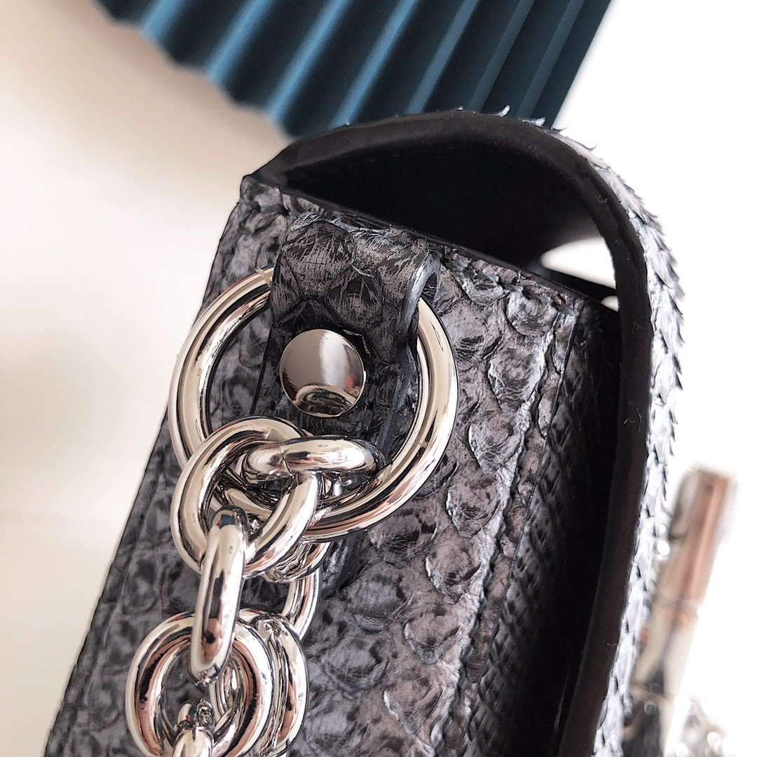 Tom Ford 29116800081 Metallic Python Natalia Chain Shoulder Bag Gray Black