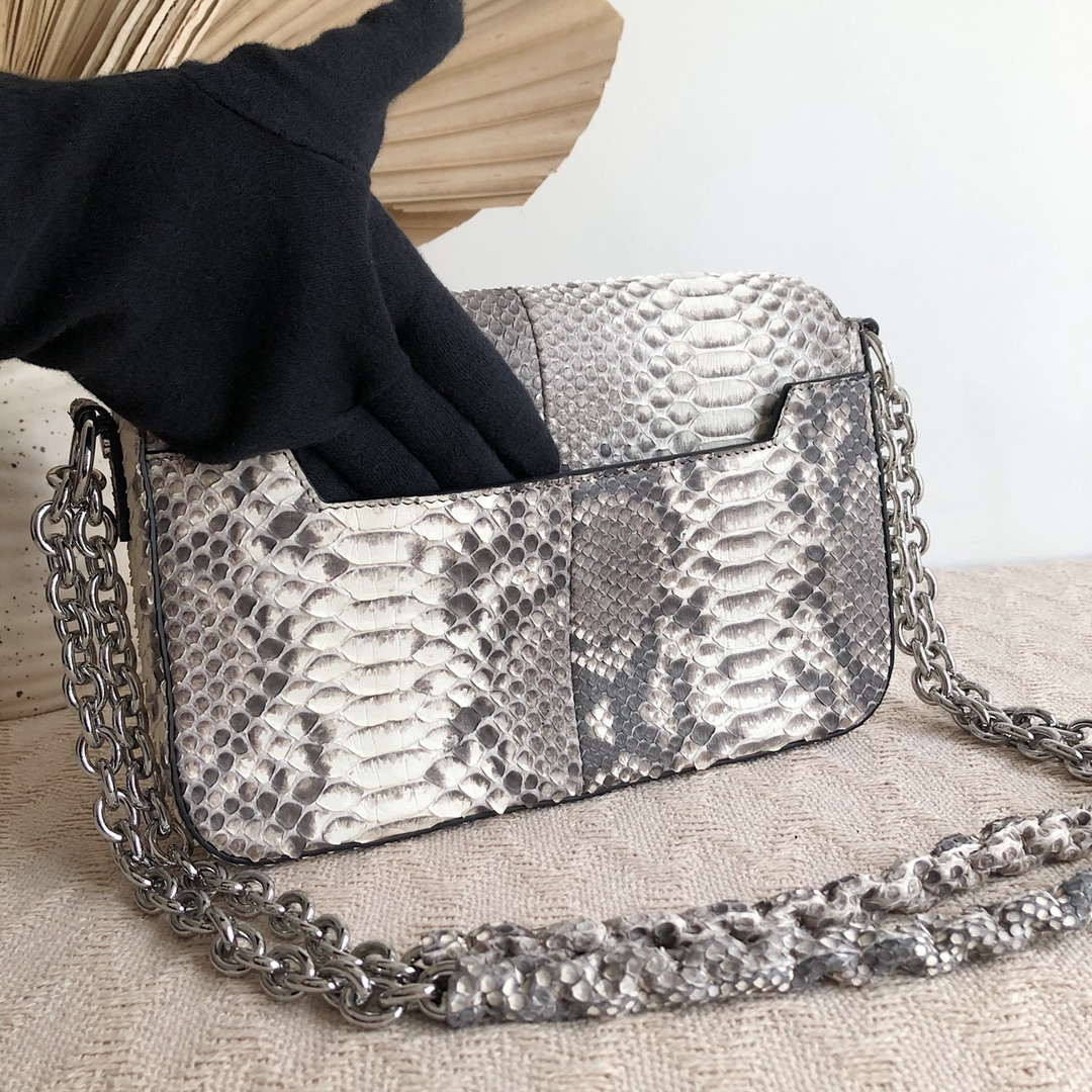 Tom Ford 29116800081 Metallic Silver Python Natalia Chain Shoulder Bag Gray - Default Title - View 5