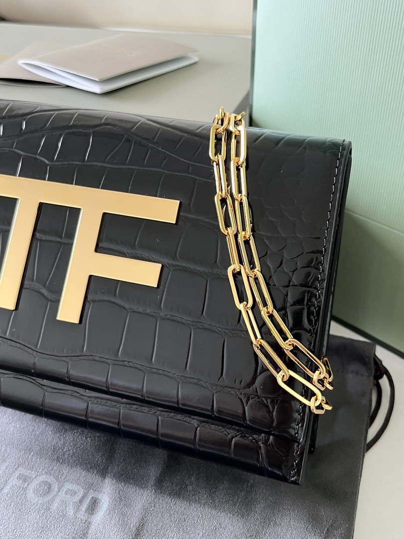Tom Ford 5520743975 Shiny Stamped Crocodile Leather Evening Tf Disco Bag Black