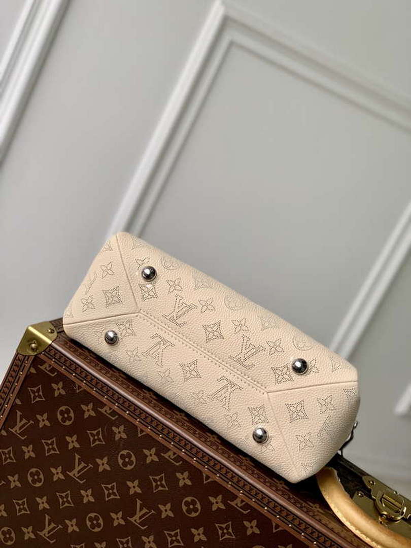 LV M24114 Louis Vuitton Hand It All PM Bag Mahina Cr¨¨me Beige
