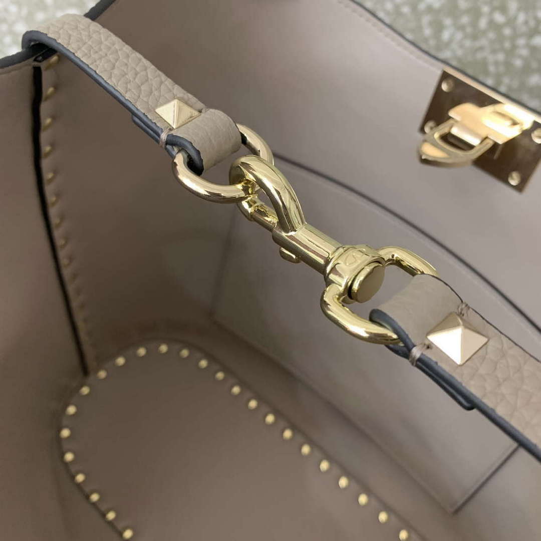 Valentino 0055 GARAVANI Rockstud Small Poudre Leather Tote Bag Gray