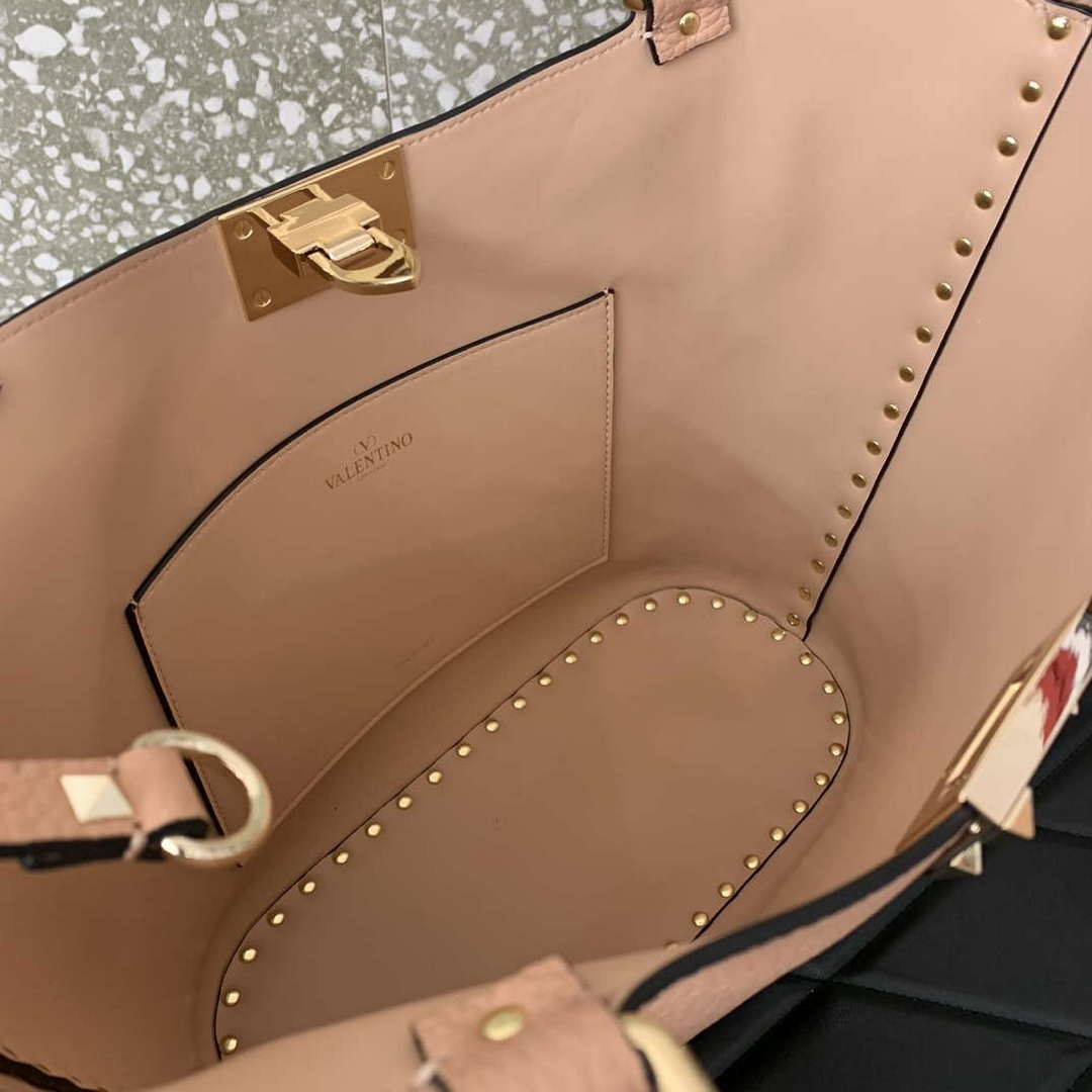 Valentino 0055 GARAVANI Rockstud Small Poudre Leather Tote Bag Pink