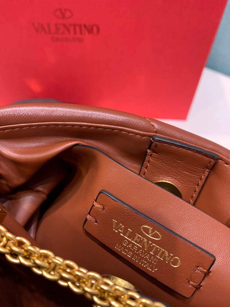 Valentino 0097S Small Roman Stud The Handle Bag In Nappa Brown