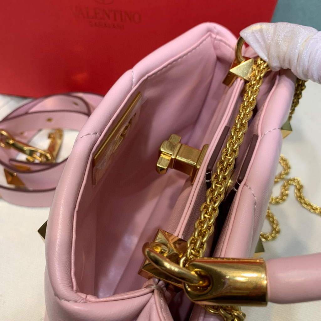 Valentino 0097S Small Roman Stud The Handle Bag In Nappa Light Pink