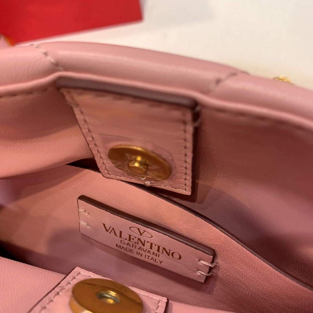 Valentino 0097S Small Roman Stud The Handle Bag In Nappa Light Pink