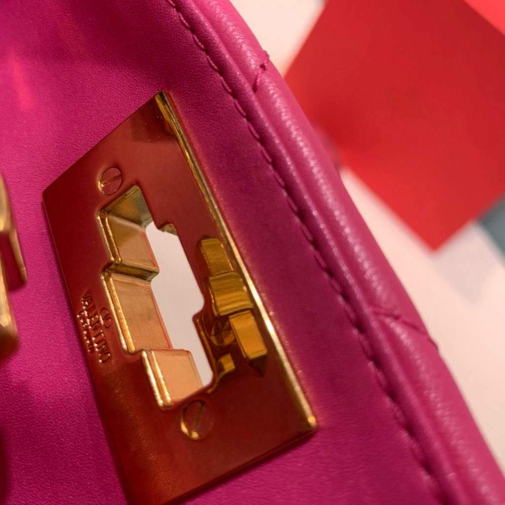 Valentino 0097S Small Roman Stud The Handle Bag In Nappa Plum