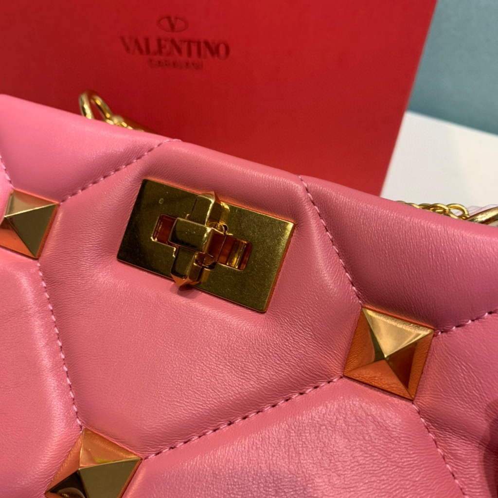 Valentino 0097S Small Roman Stud The Handle Bag In Nappa Pink