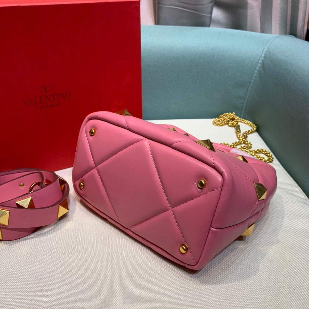 Valentino 0097S Small Roman Stud The Handle Bag In Nappa Pink