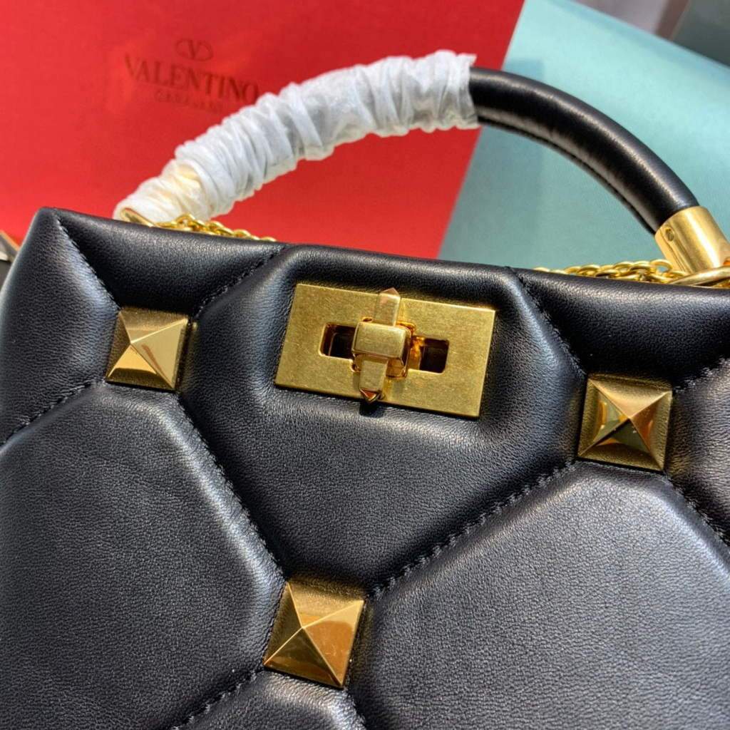 Valentino 0097S Small Roman Stud The Handle Bag In Nappa Black