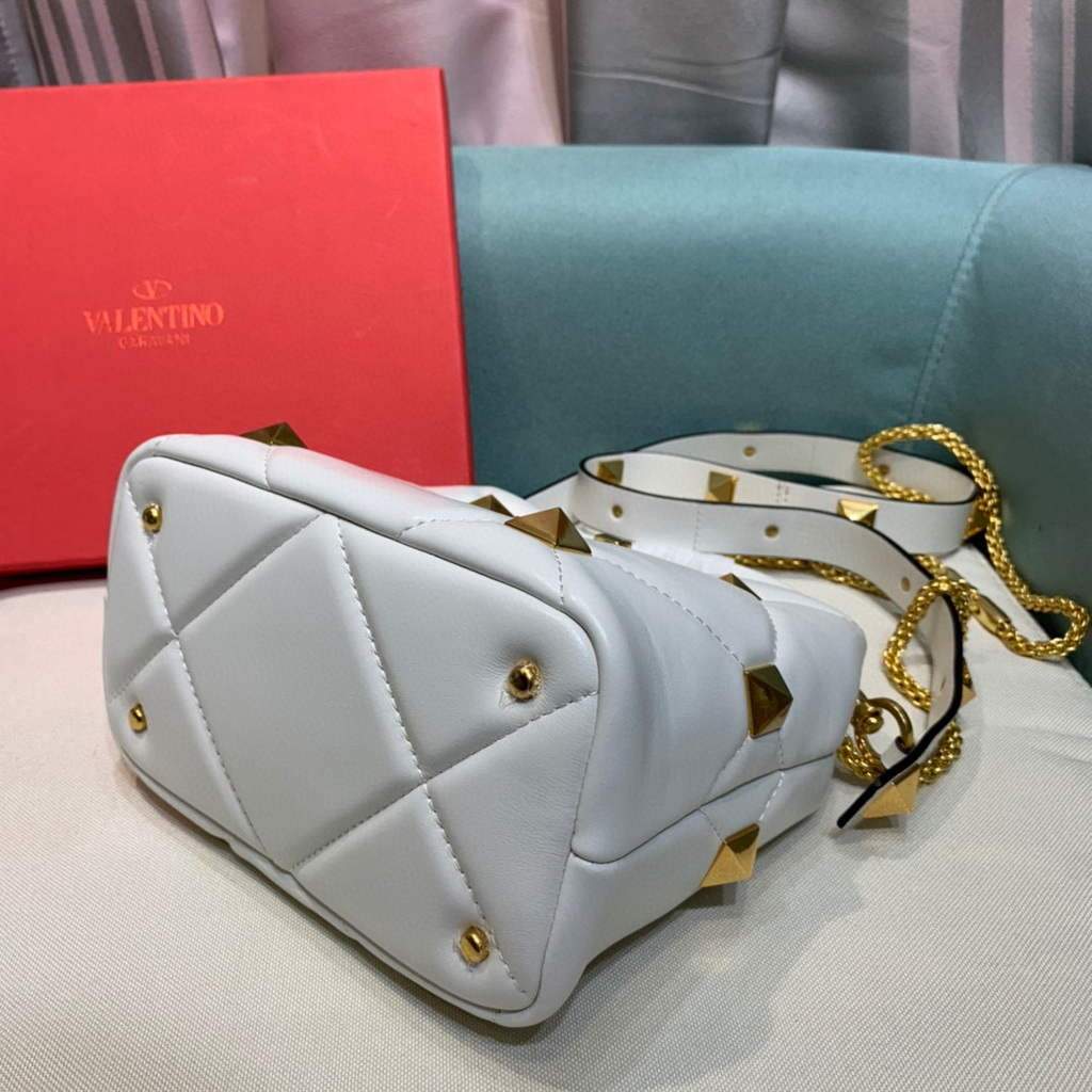 Valentino 0097S Small Roman Stud The Handle Bag In Nappa White