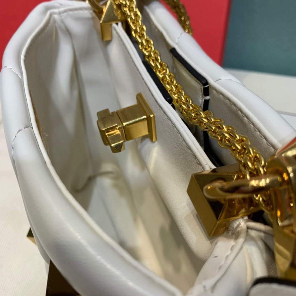 Valentino 0097S Small Roman Stud The Handle Bag In Nappa White