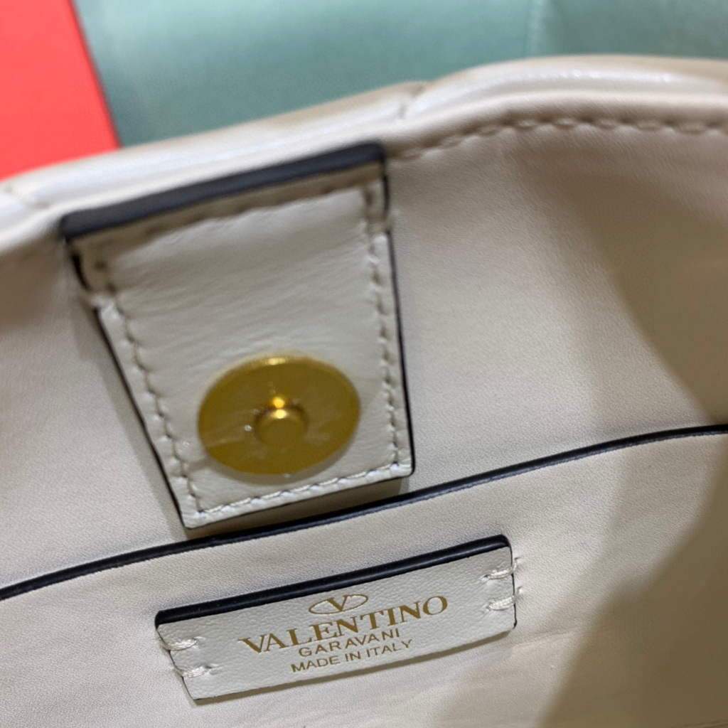 Valentino 0097S Small Roman Stud The Handle Bag In Nappa White