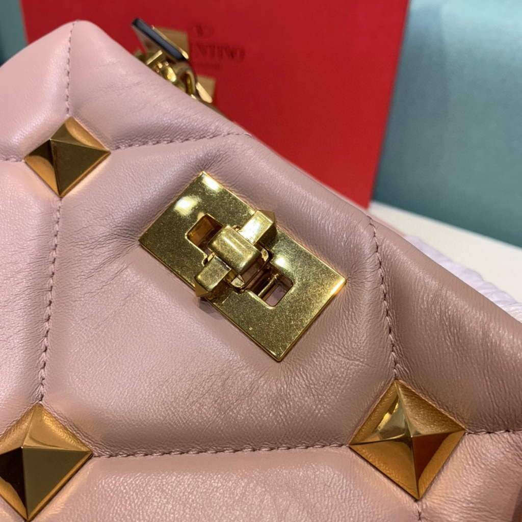 Valentino 0097S Small Roman Stud The Handle Bag In Nappa Nude