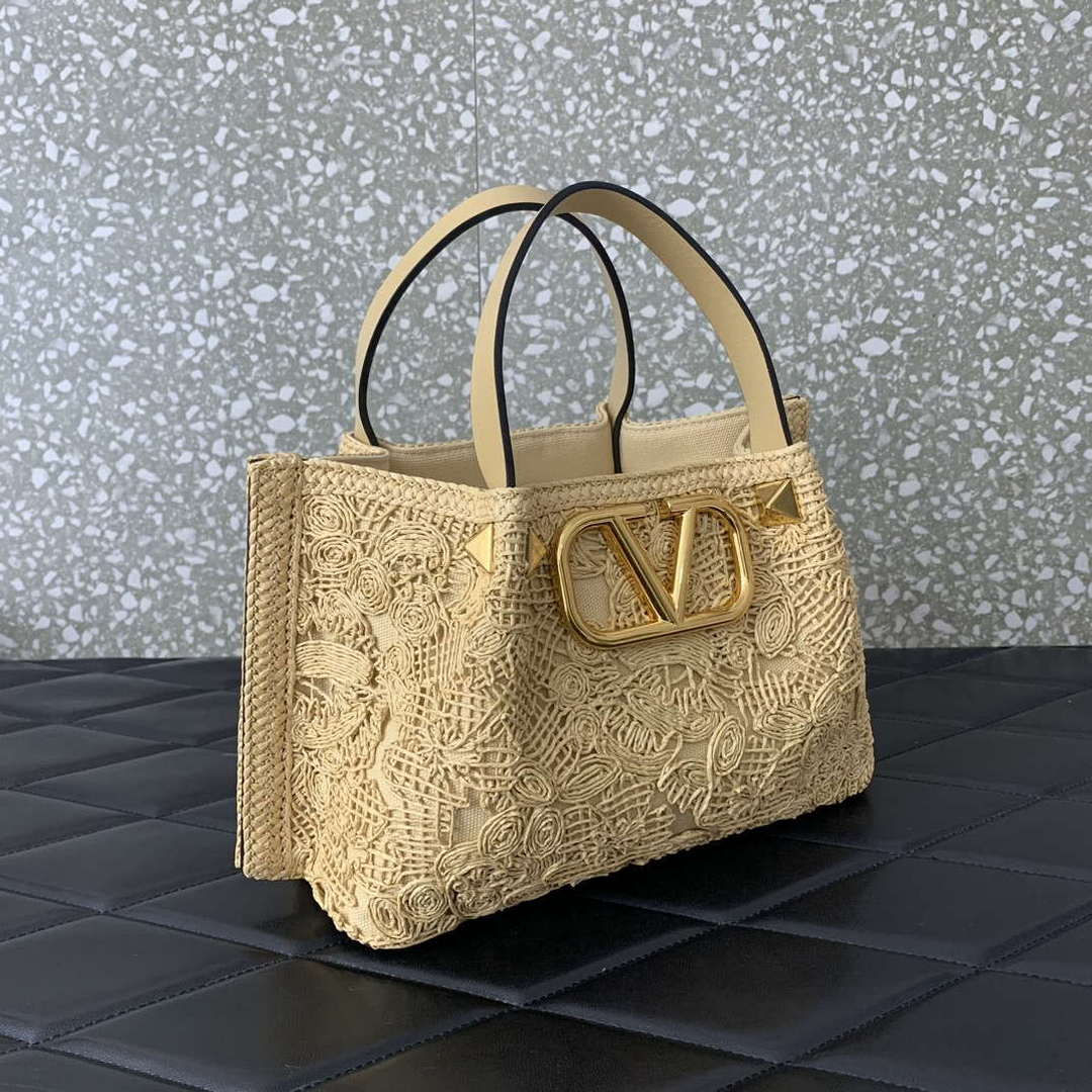 Valentino 0220s Shopping Summer Tote bag in Beige Lace-Effect Raffia Straw