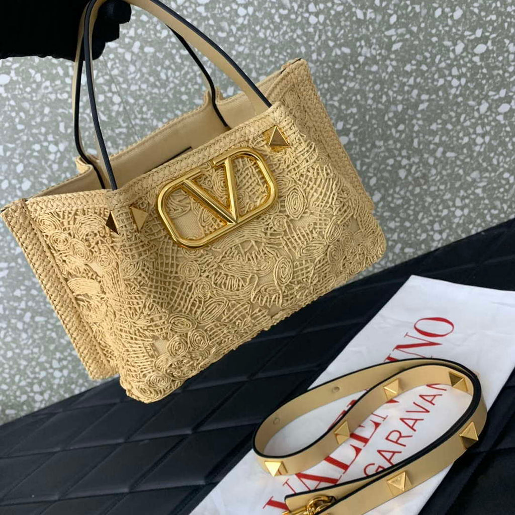 Valentino 0220s Shopping Summer Tote bag in Beige Lace-Effect Raffia Straw