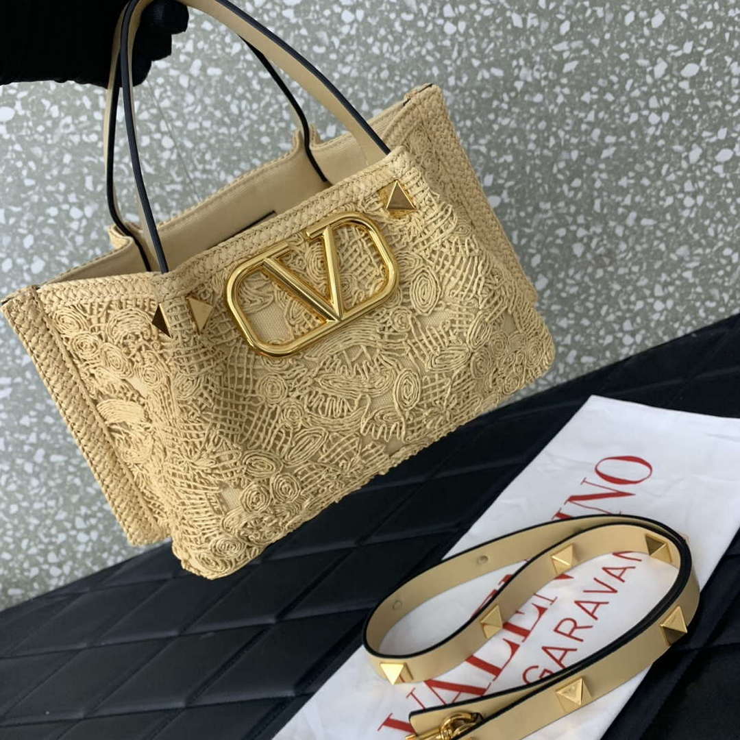 Valentino 0220s Shopping Summer Tote bag in Beige Lace-Effect Raffia Straw