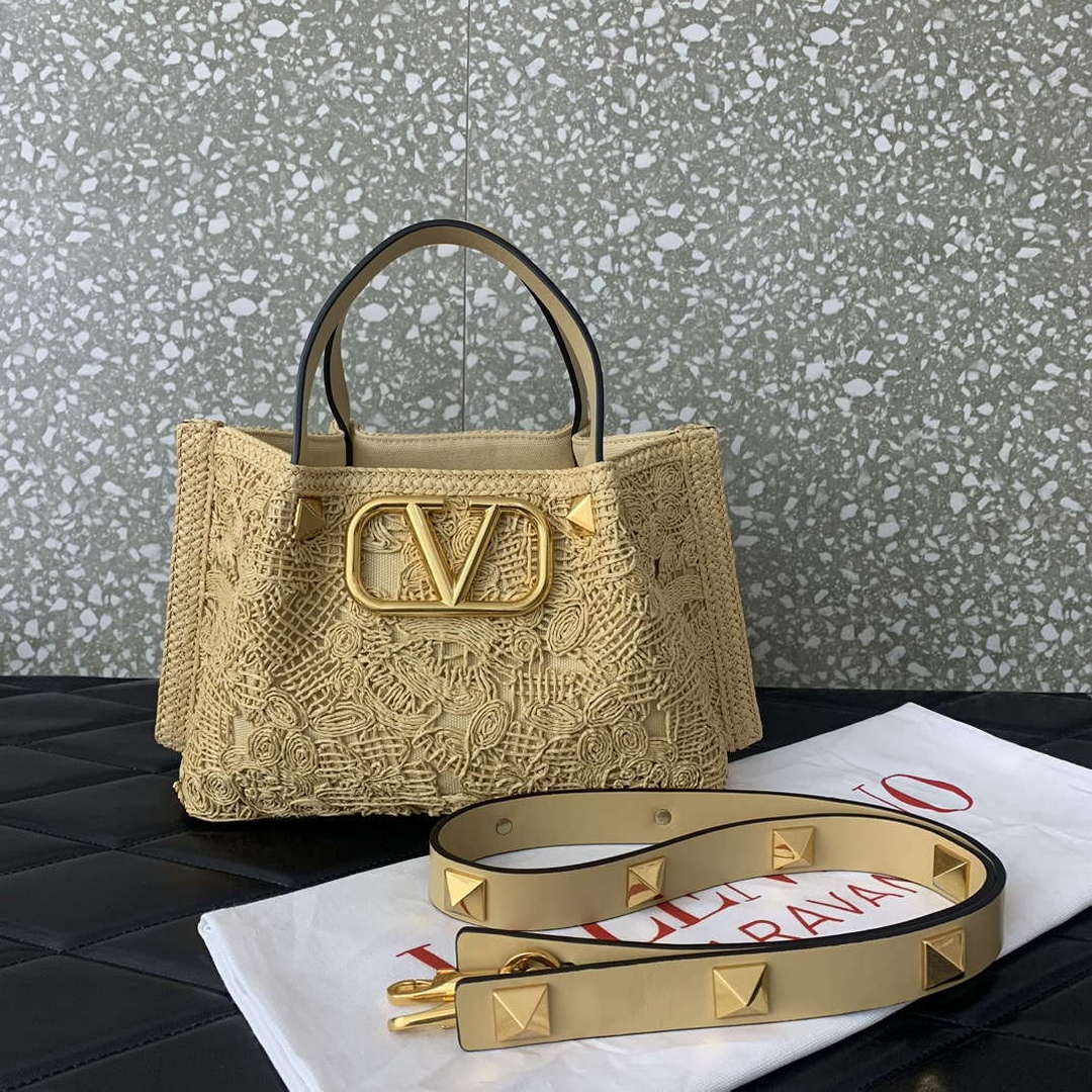 Valentino 0220s Shopping Summer Tote bag in Beige Lace-Effect Raffia Straw
