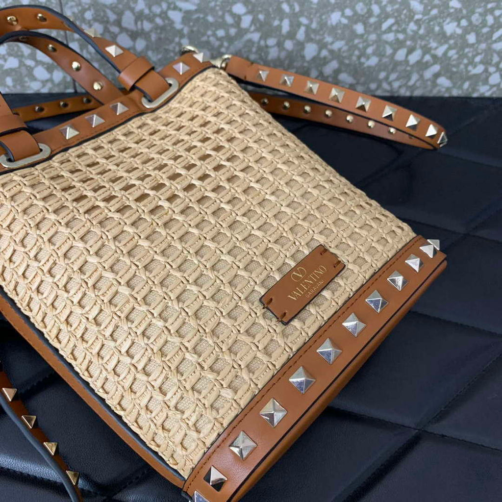 Valentino 0314 Garavani Rockstud Leather bucket Bag Raffia