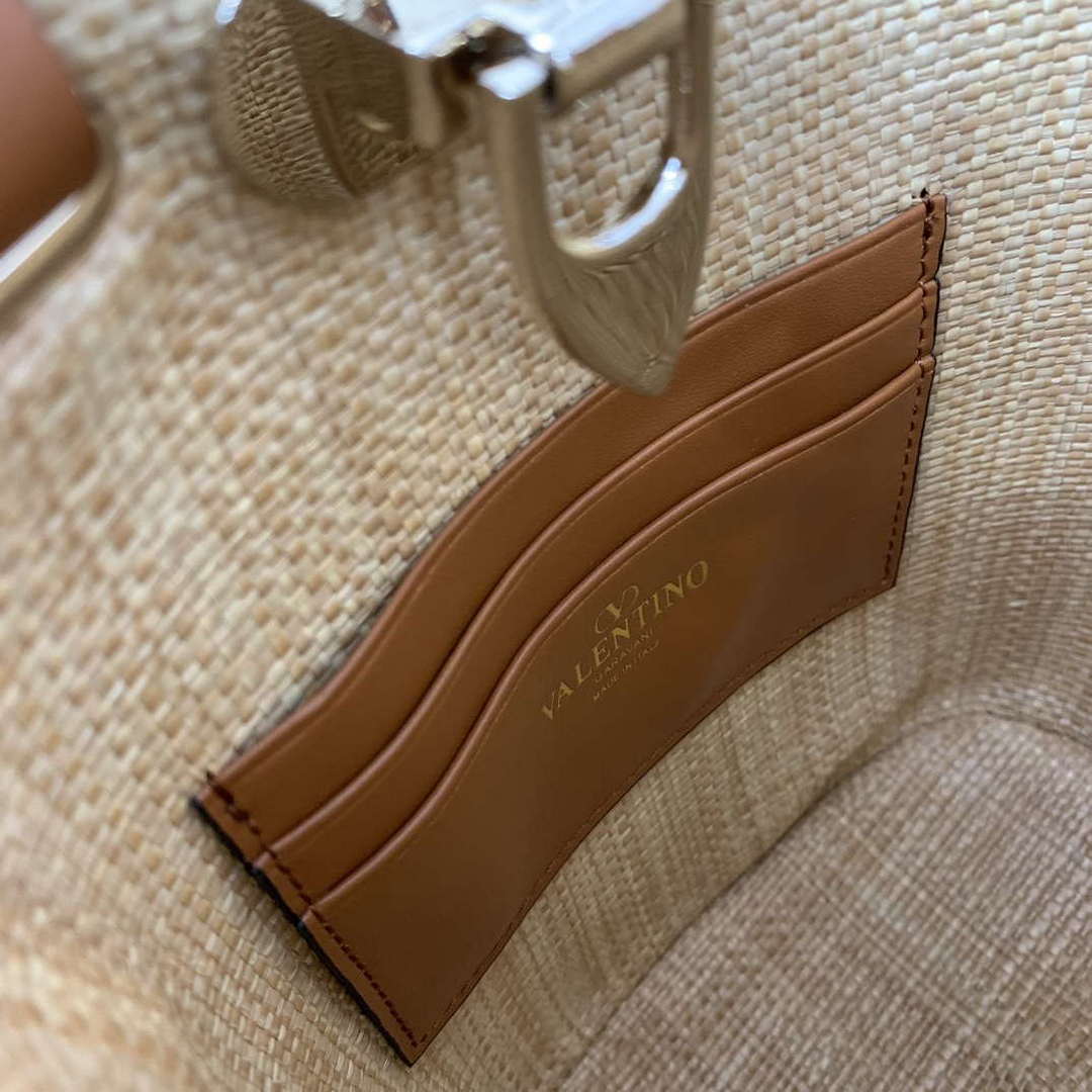 Valentino 0314 Garavani Rockstud Leather bucket Bag Raffia