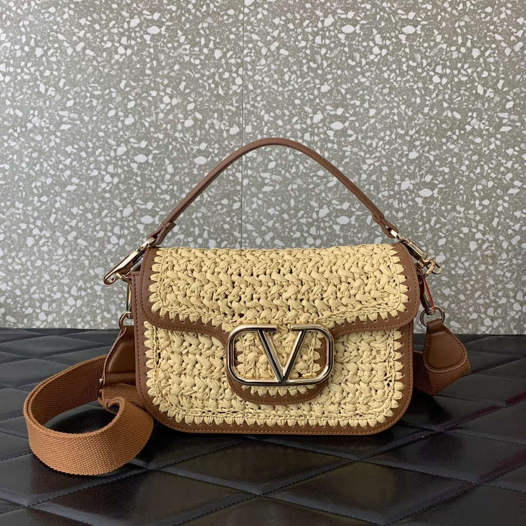 Valentino 0356 Garavani Rockstud VLOGO SIGNATURE Shoulder Bag Raffia