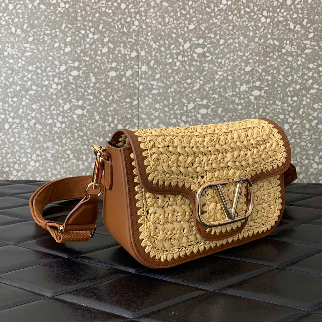 Valentino 0356 Garavani Rockstud VLOGO SIGNATURE Shoulder Bag Raffia