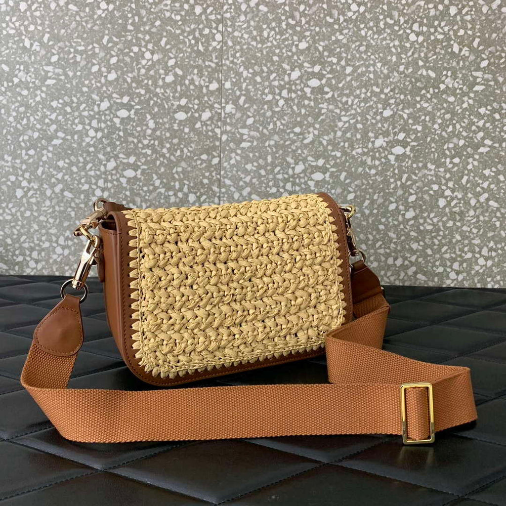 Valentino 0356 Garavani Rockstud VLOGO SIGNATURE Shoulder Bag Raffia