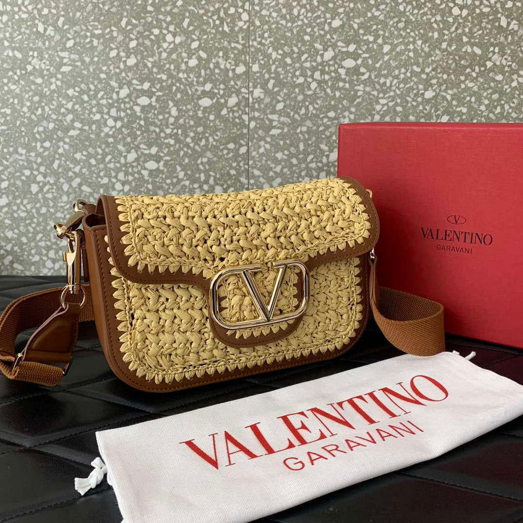 Valentino 0356 Garavani Rockstud VLOGO SIGNATURE Shoulder Bag Raffia