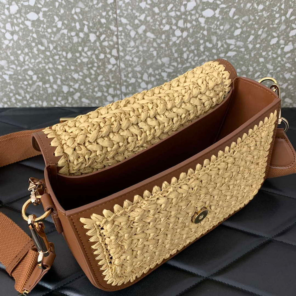 Valentino 0356 Garavani Rockstud VLOGO SIGNATURE Shoulder Bag Raffia