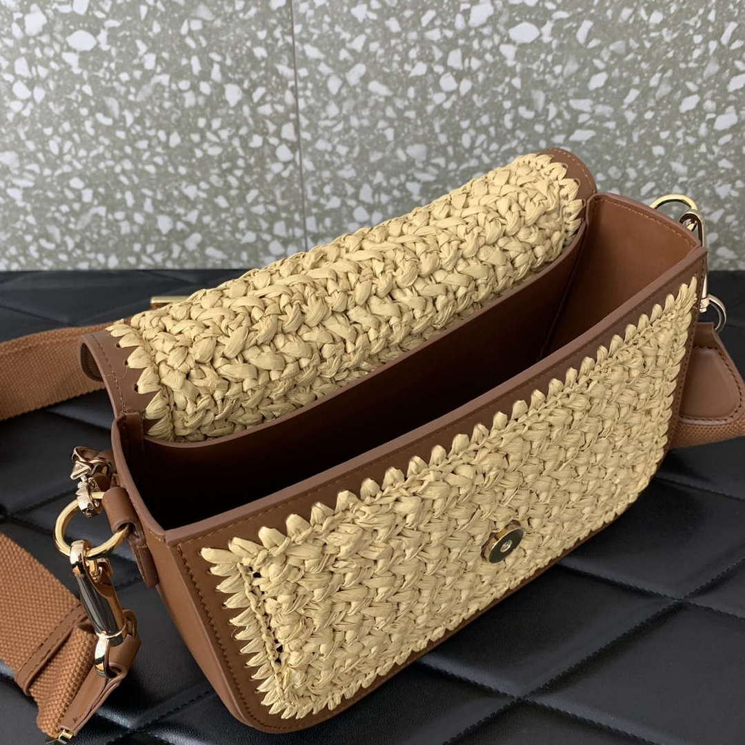 Valentino 0356 Garavani Rockstud VLOGO SIGNATURE Shoulder Bag Raffia