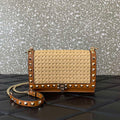 Valentino 0571 Garavani Rockstud Crossbag Raffia