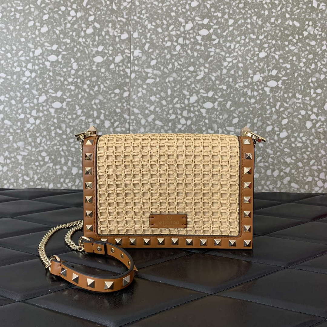 Valentino 0571 Garavani Rockstud Crossbag Raffia