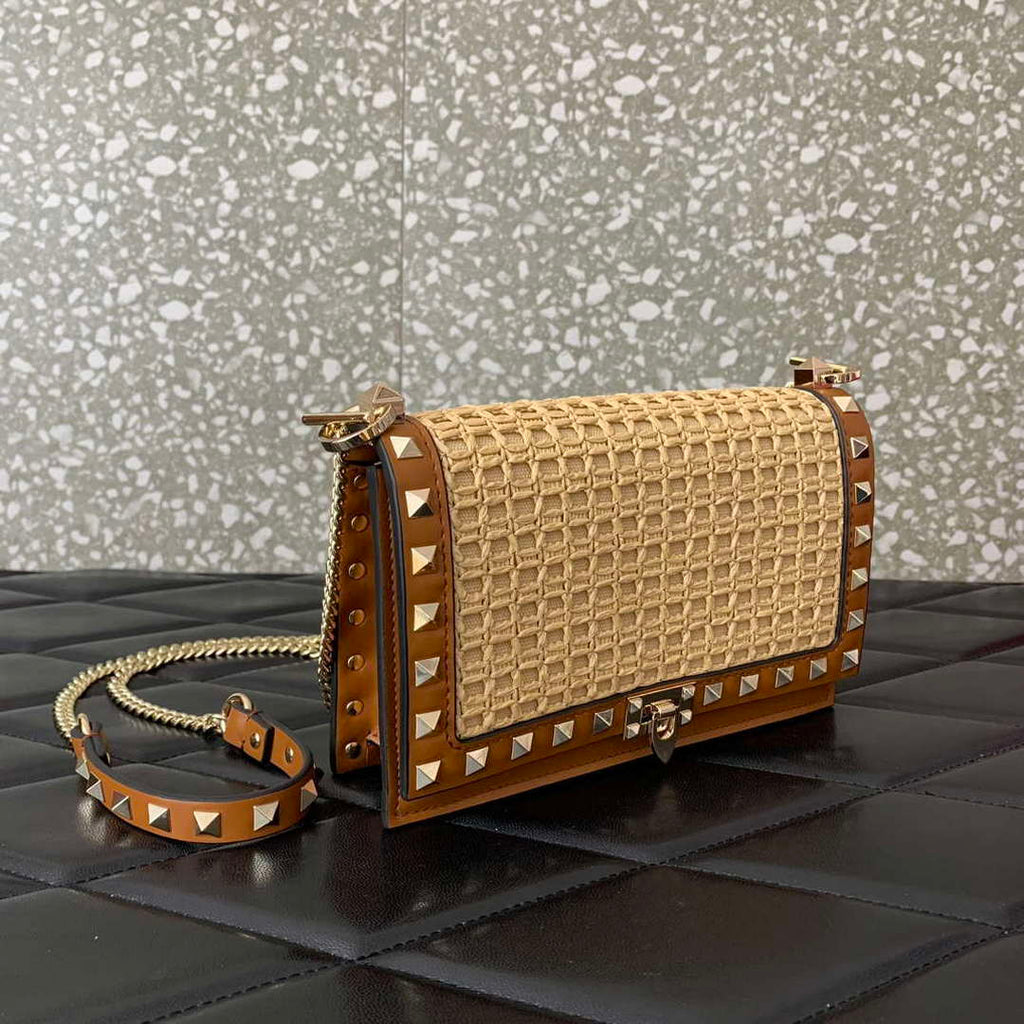 Valentino 0571 Garavani Rockstud Crossbag Raffia