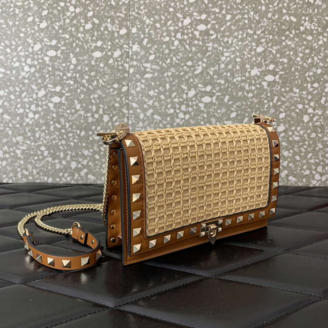 Valentino 0571 Garavani Rockstud Crossbag Raffia