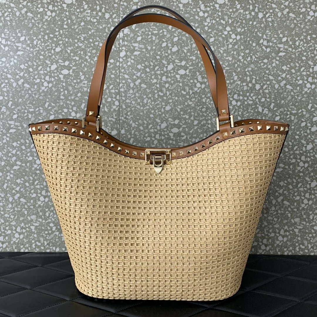 Valentino 0660 Garavani Rockstud leather-trimmed raffia shopper