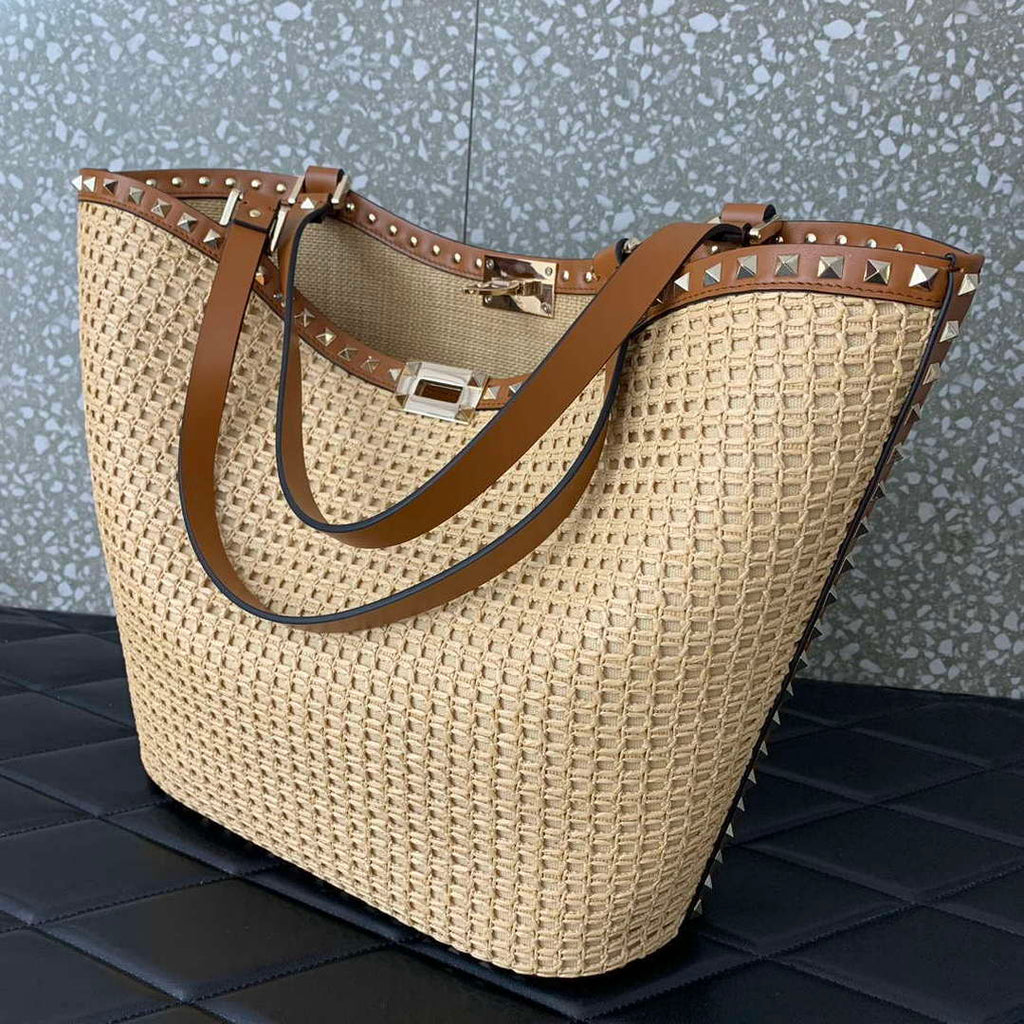 Valentino 0660 Garavani Rockstud leather-trimmed raffia shopper
