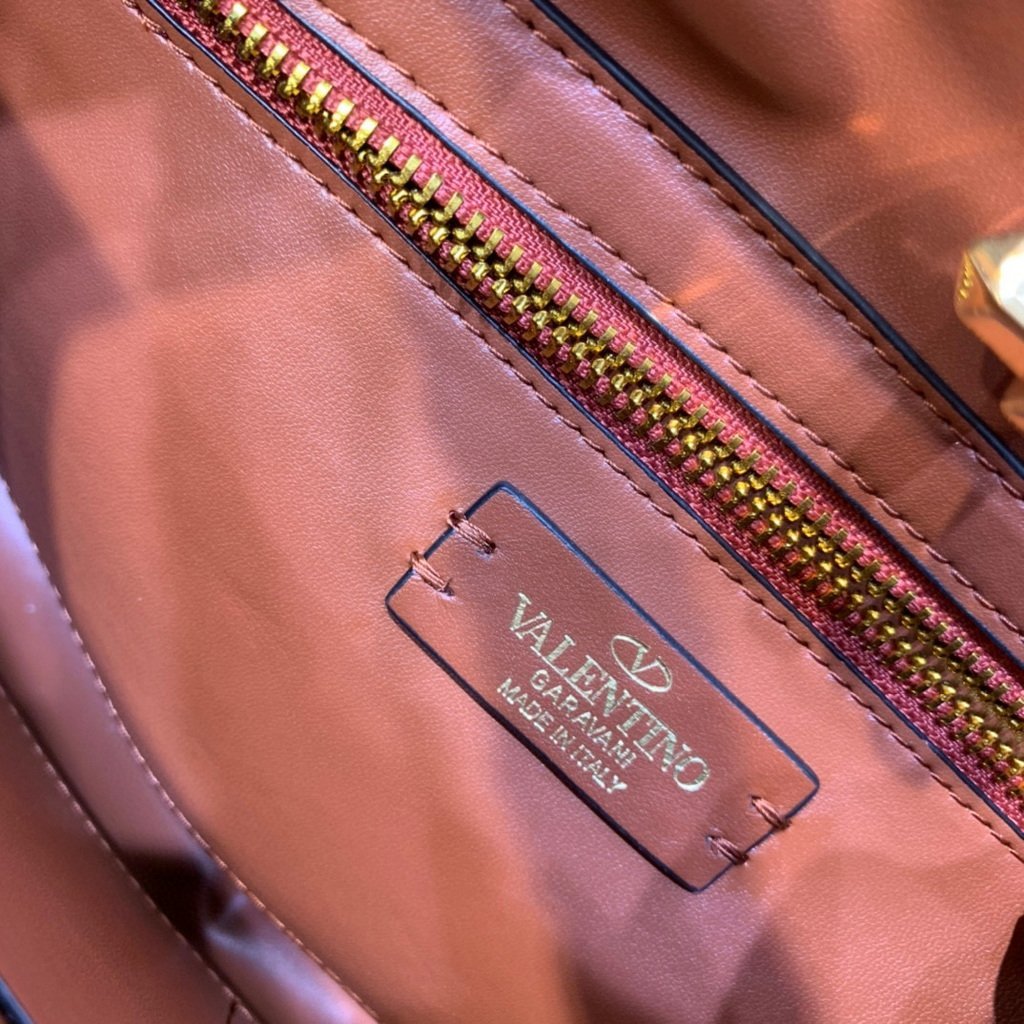Valentino 2021 Roman Stud The Handle Bag In Nappa 0097L Brown