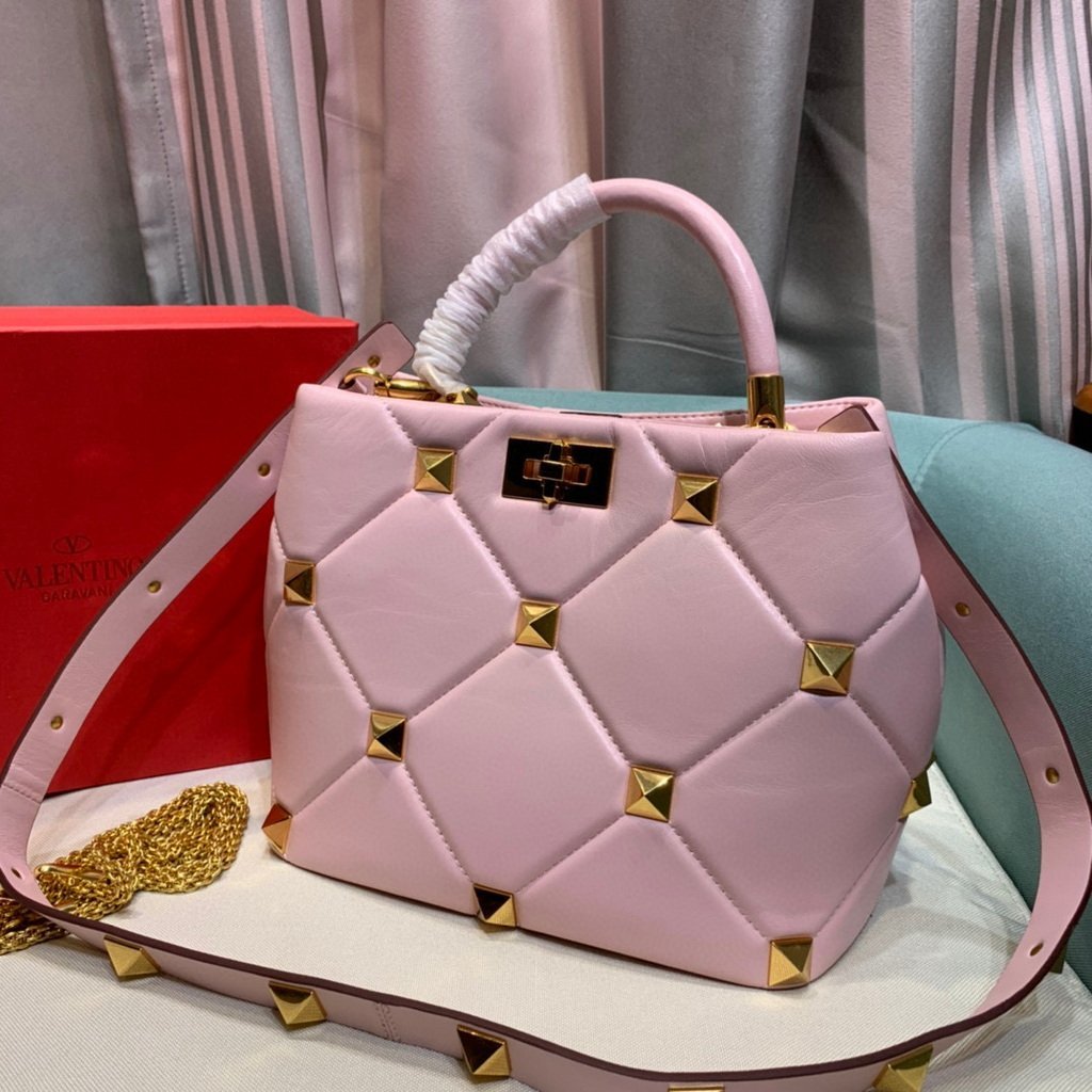 Valentino 2021 Roman Stud The Handle Bag In Nappa 0097L Light Pink