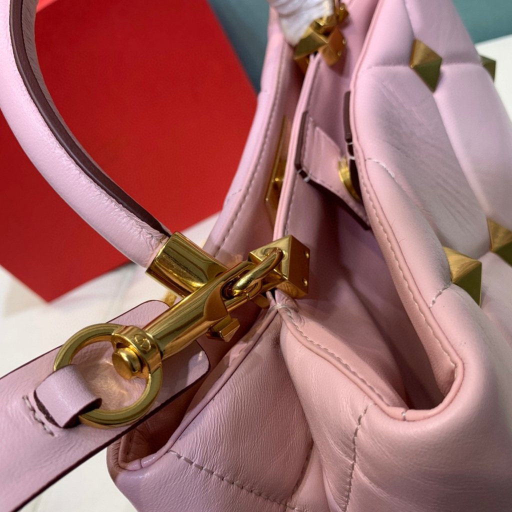 Valentino 2021 Roman Stud The Handle Bag In Nappa 0097L Light Pink