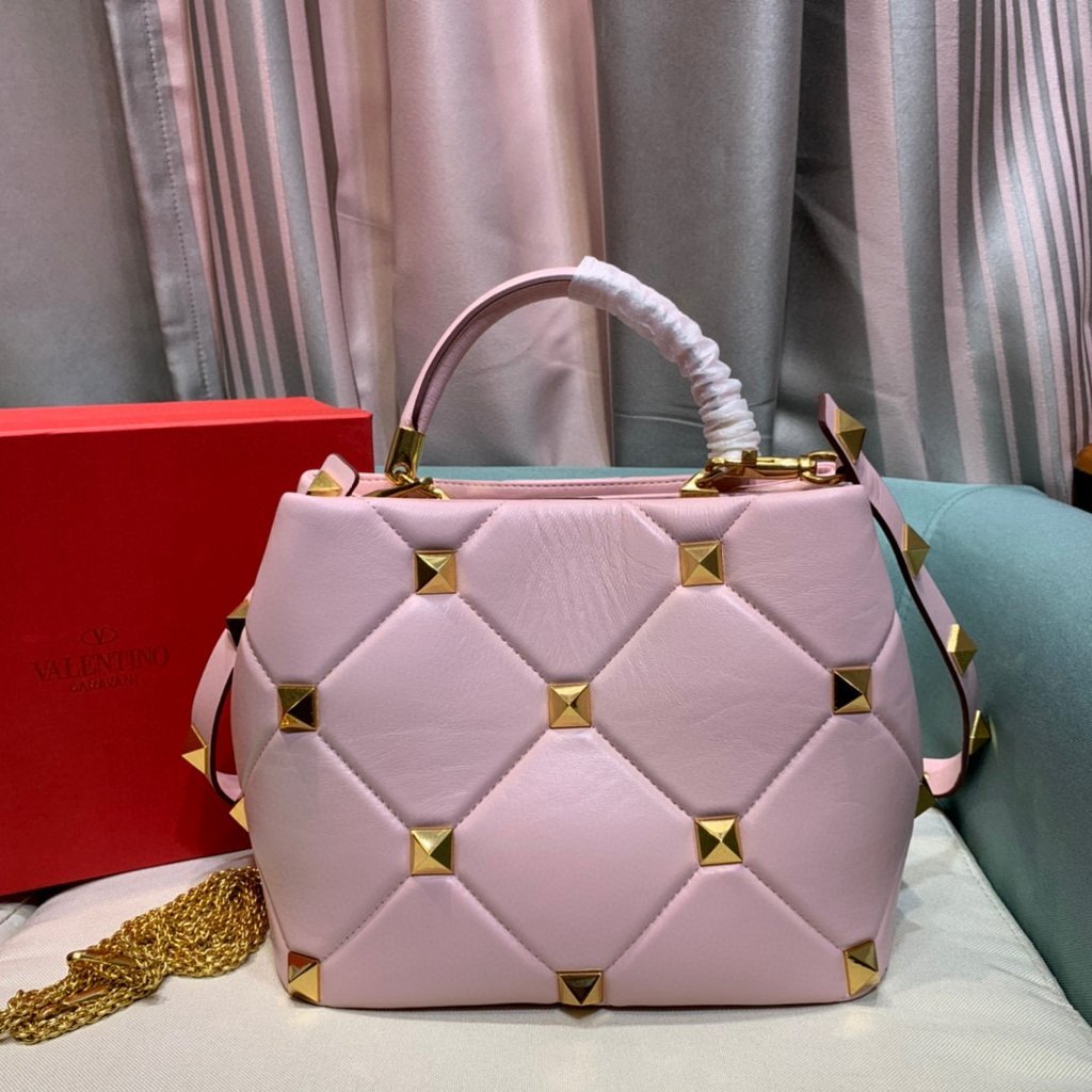 Valentino 2021 Roman Stud The Handle Bag In Nappa 0097L Light Pink
