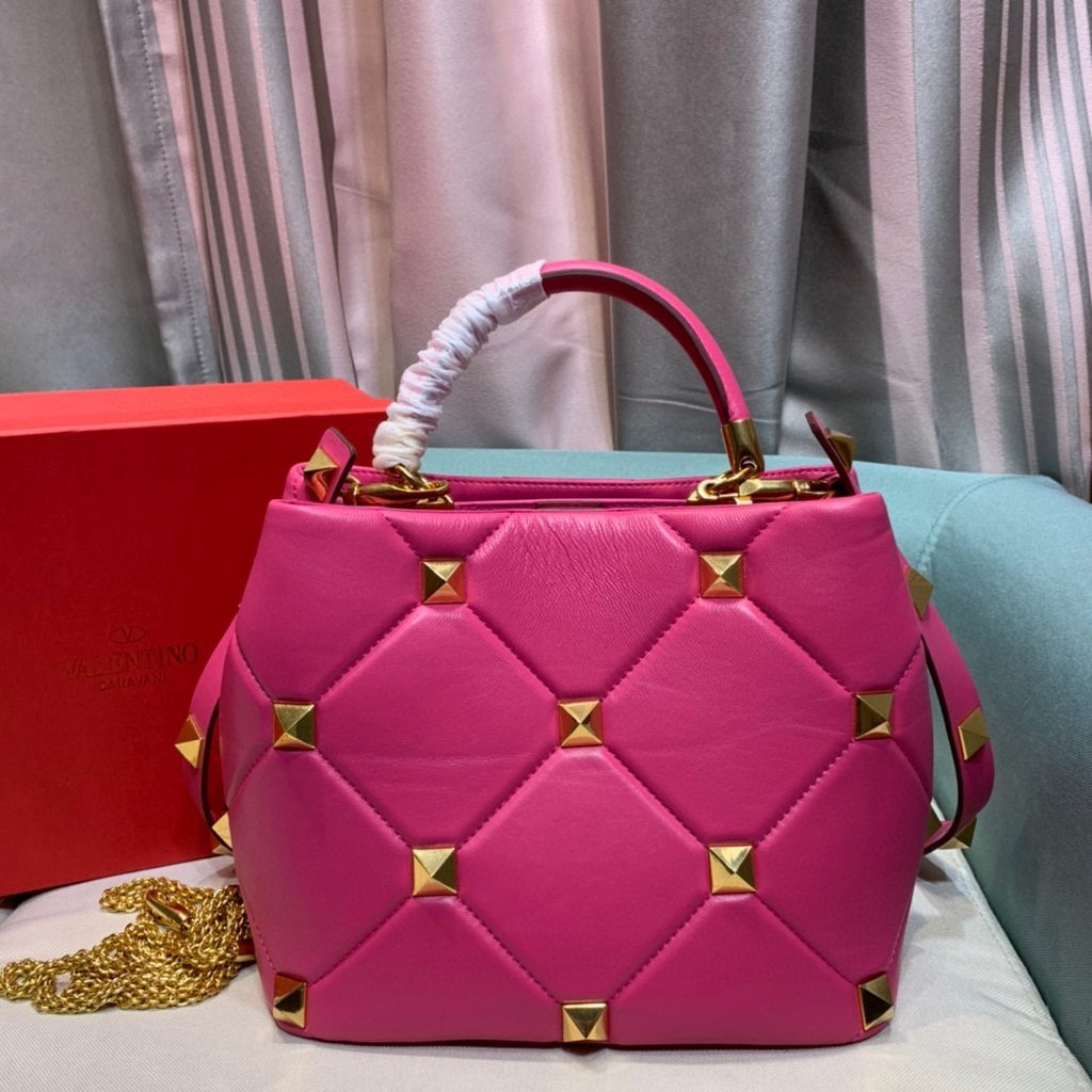 Valentino 2021 Roman Stud The Handle Bag In Nappa 0097L Plum