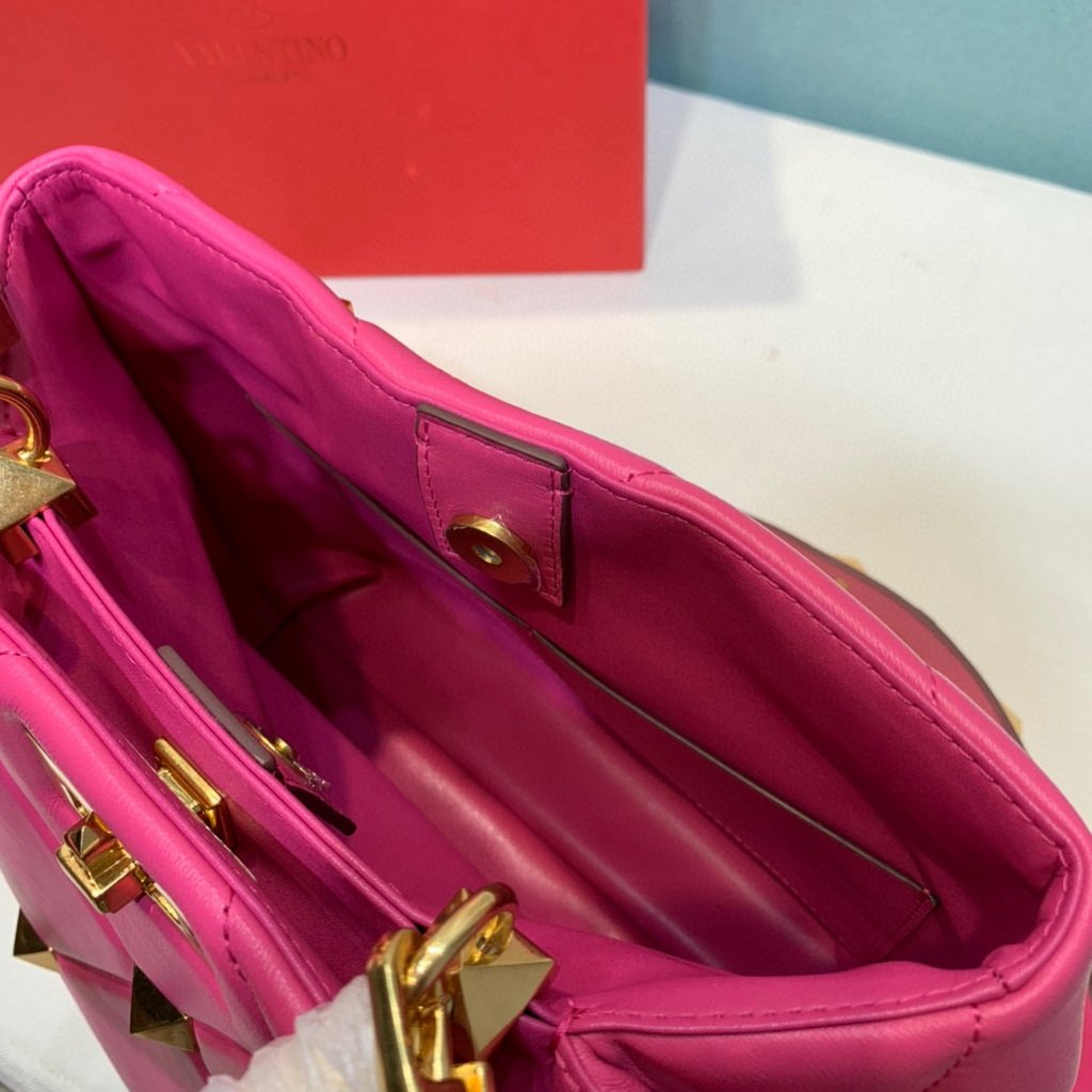 Valentino 2021 Roman Stud The Handle Bag In Nappa 0097L Plum