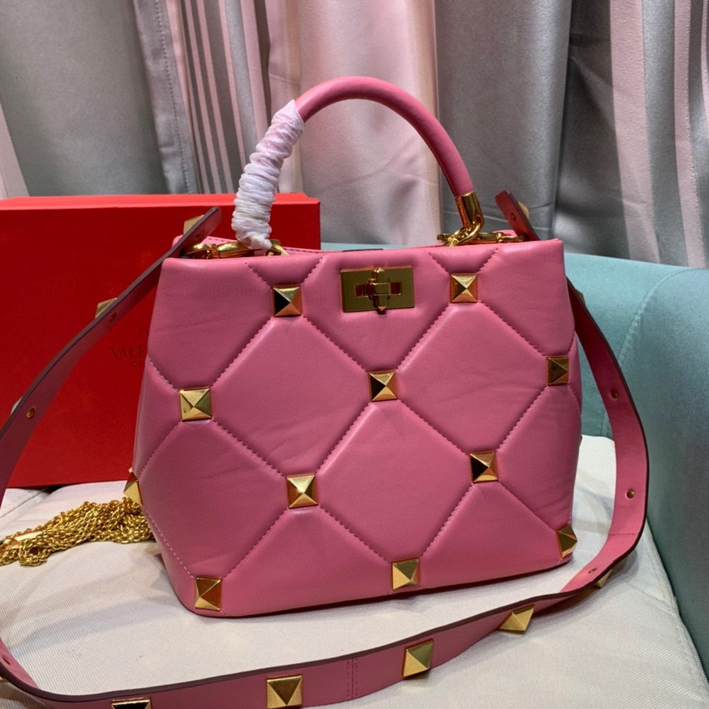 Valentino 2021 Roman Stud The Handle Bag In Nappa 0097L Pink