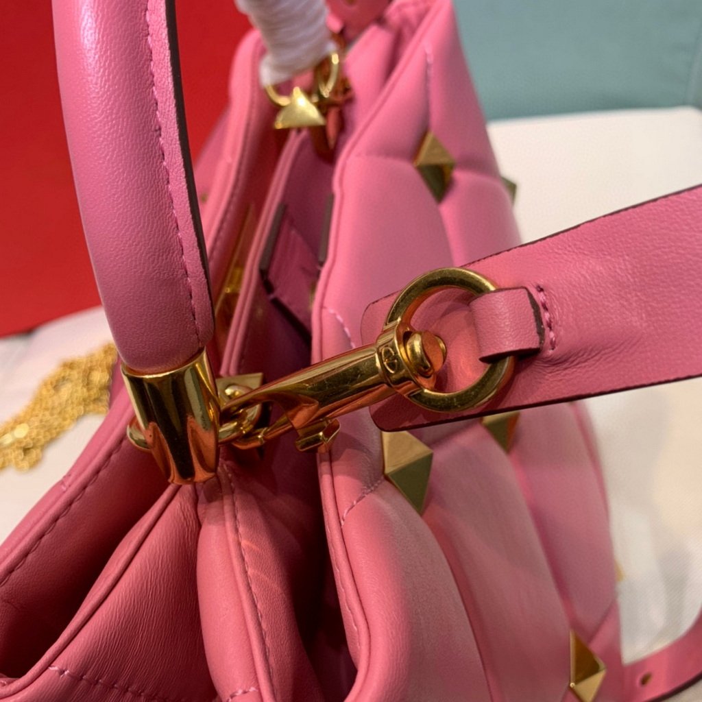 Valentino 2021 Roman Stud The Handle Bag In Nappa 0097L Pink