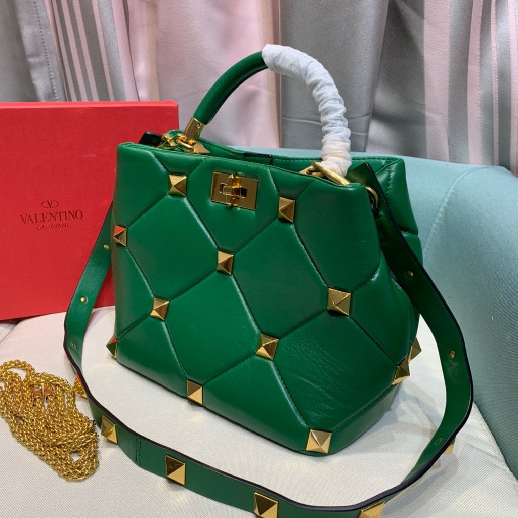 Valentino 2021 Roman Stud The Handle Bag In Nappa 0097L Green