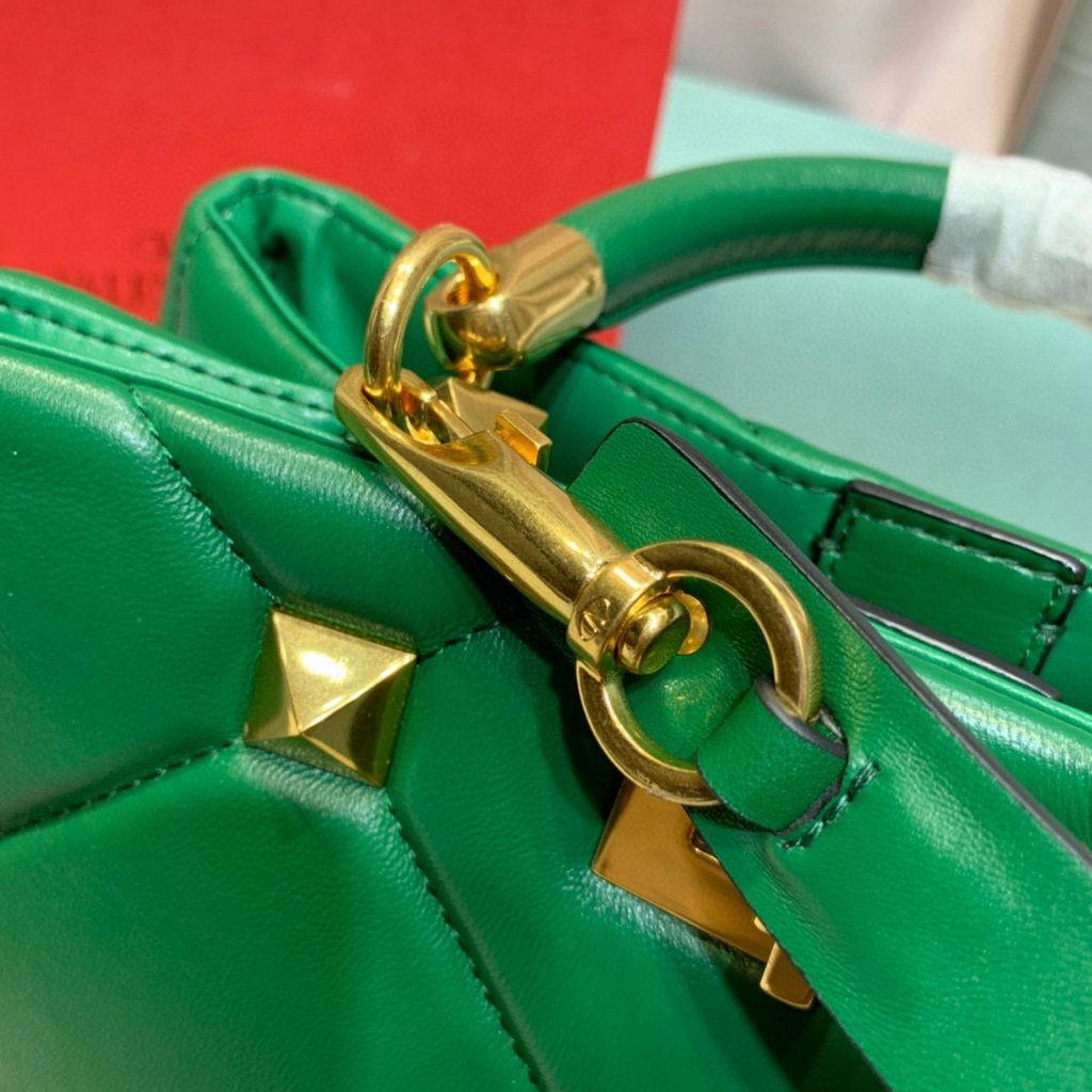 Valentino 2021 Roman Stud The Handle Bag In Nappa 0097L Green