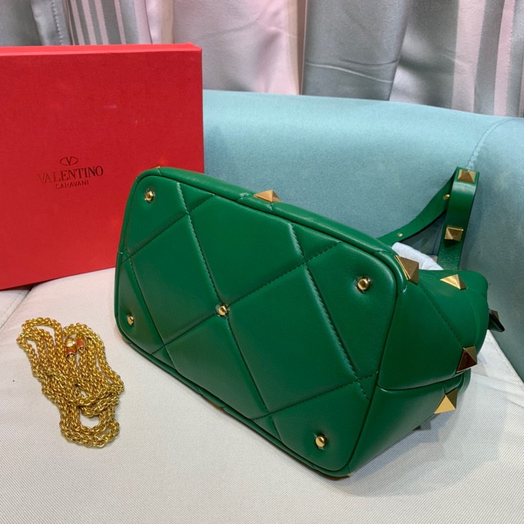 Valentino 2021 Roman Stud The Handle Bag In Nappa 0097L Green